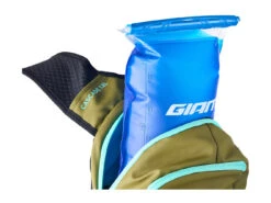 Sac à Eau Giant Cascade 12L Avec Poche 3L -Magasin De Vélo VH4600004 5